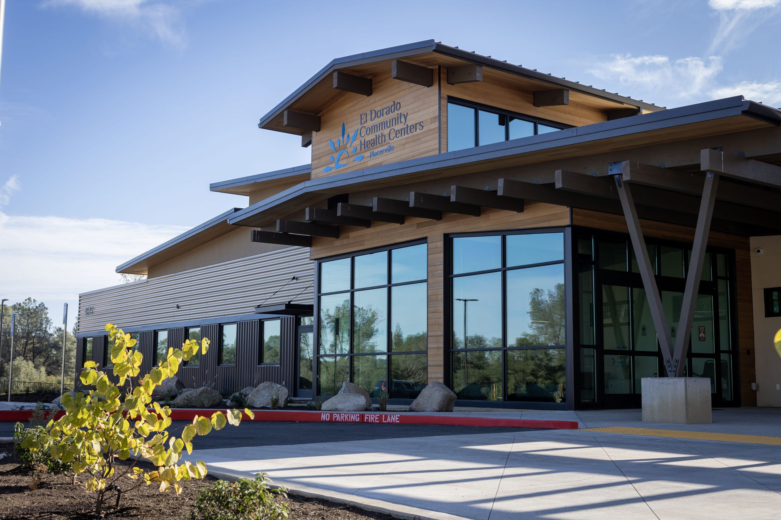 Exterior shot of the El Dorado Community Health Centers Placerville location.